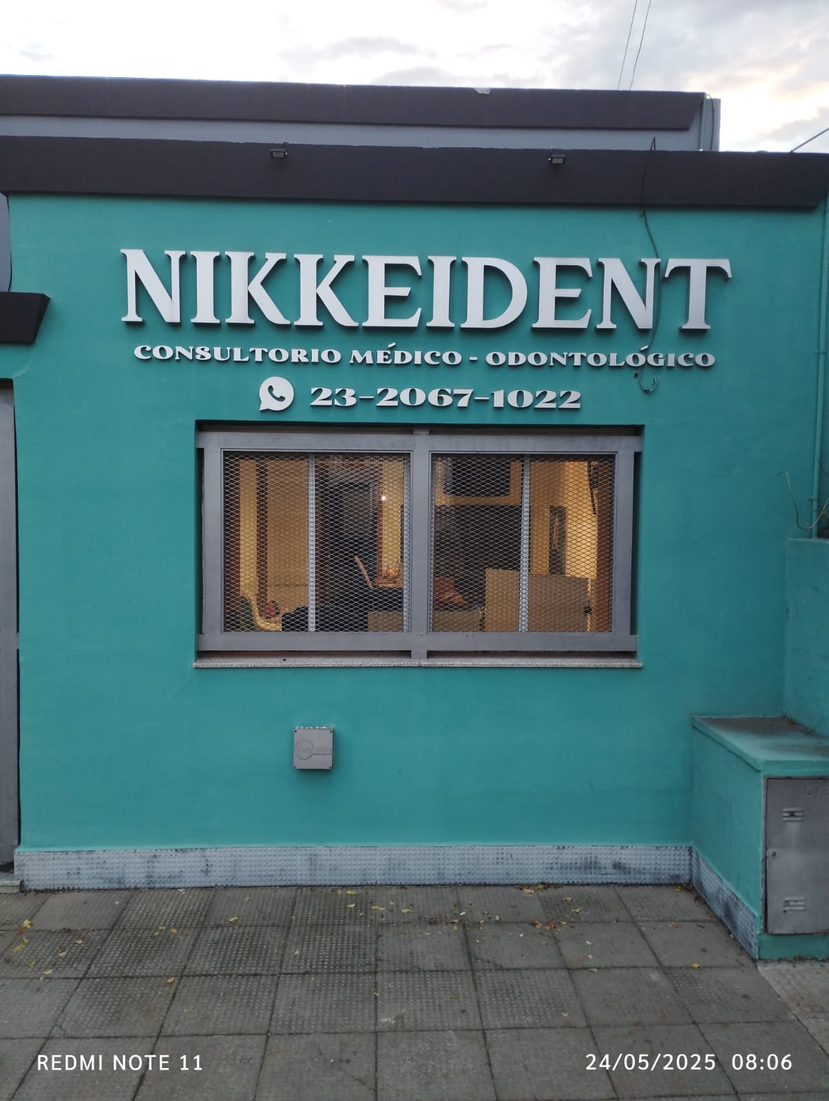 Fachada de Clínica Nikkeident